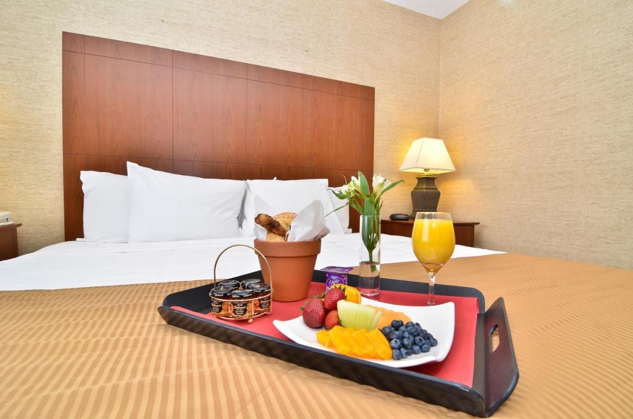 Clarion Hotel Airport Portland Bagian luar foto