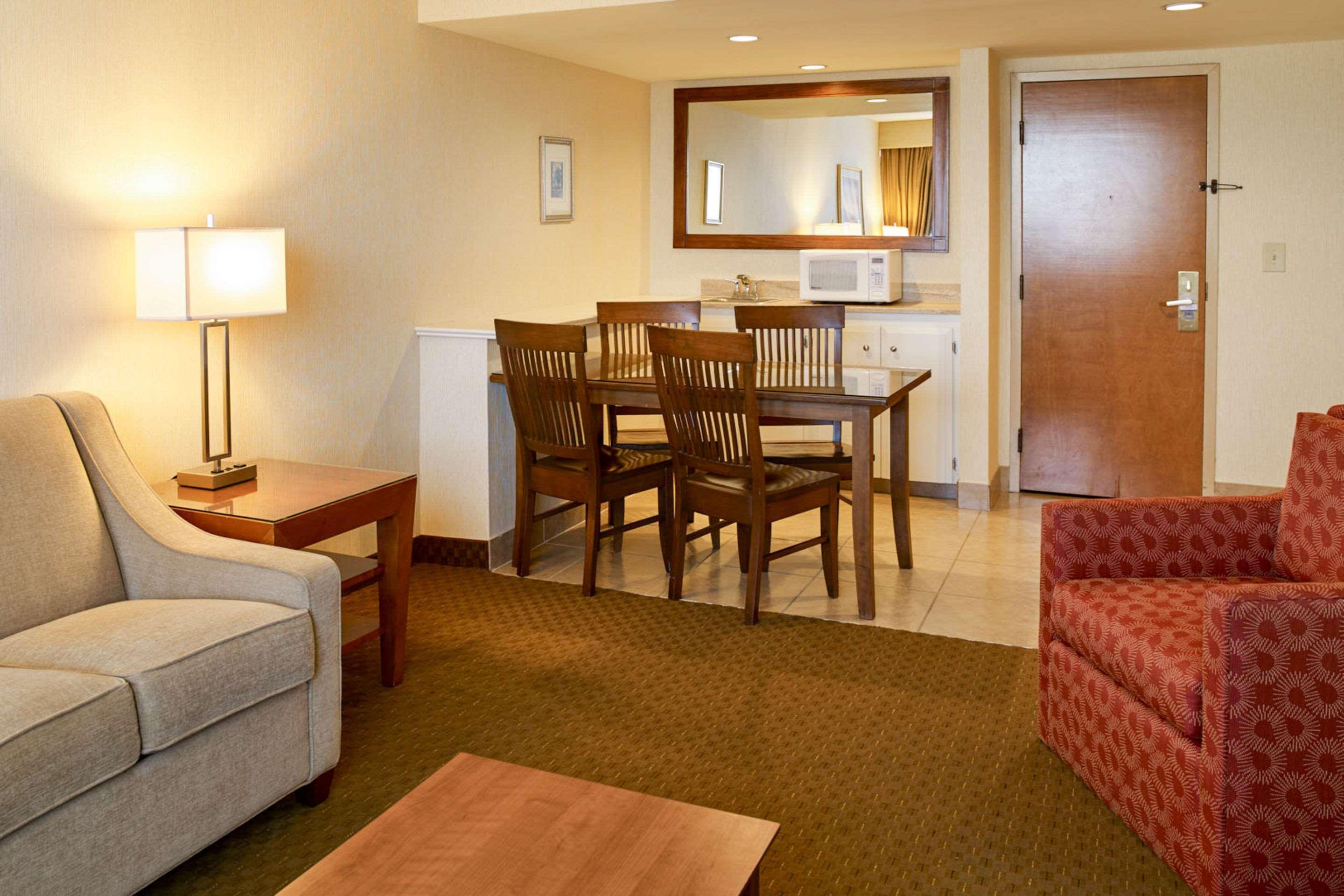 Clarion Hotel Airport Portland Bagian luar foto
