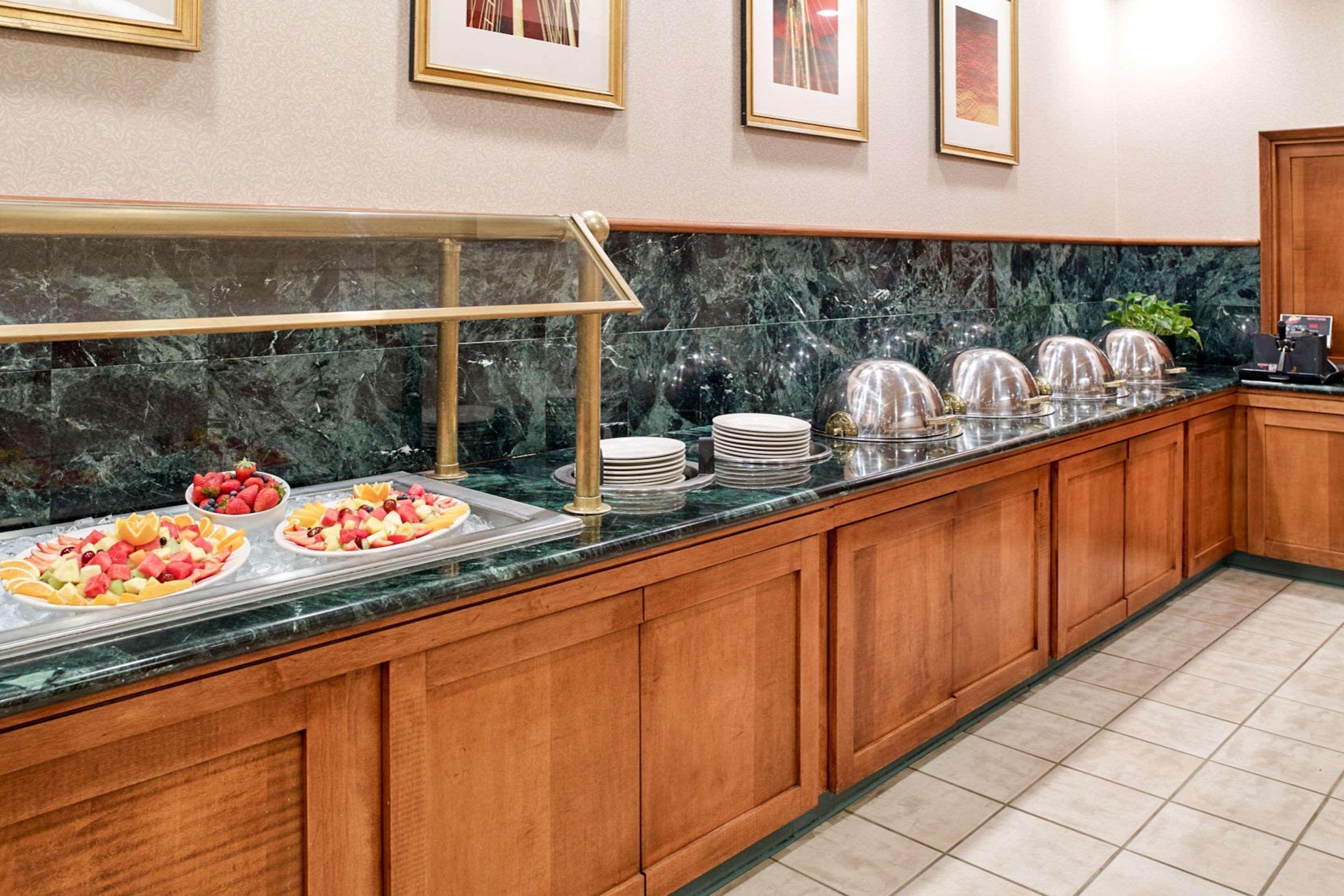 Clarion Hotel Airport Portland Bagian luar foto