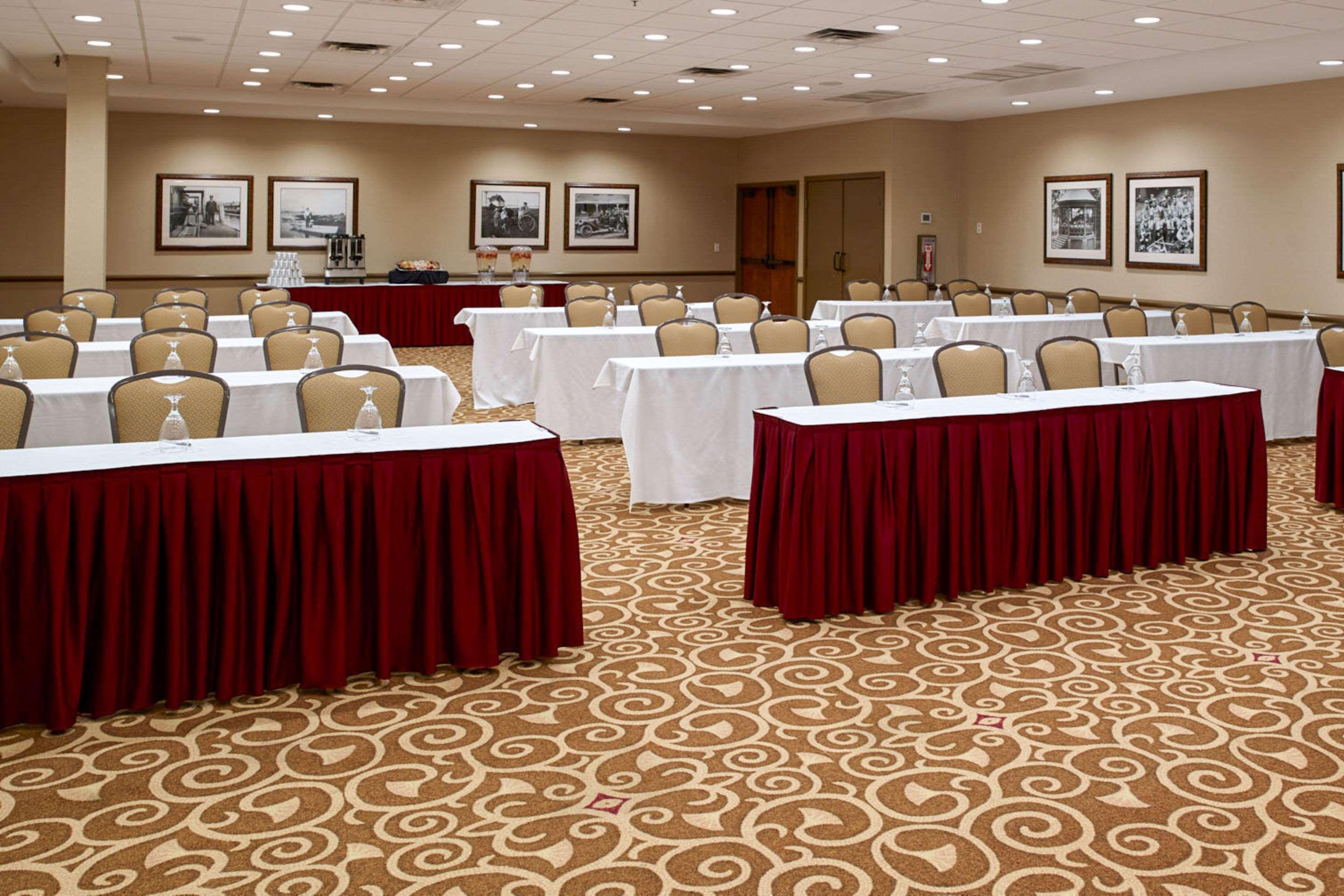 Clarion Hotel Airport Portland Bagian luar foto